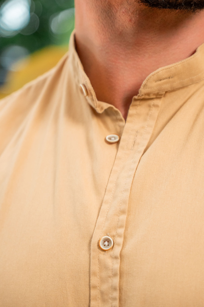 Camisa manga curta gola padre sarja estonada